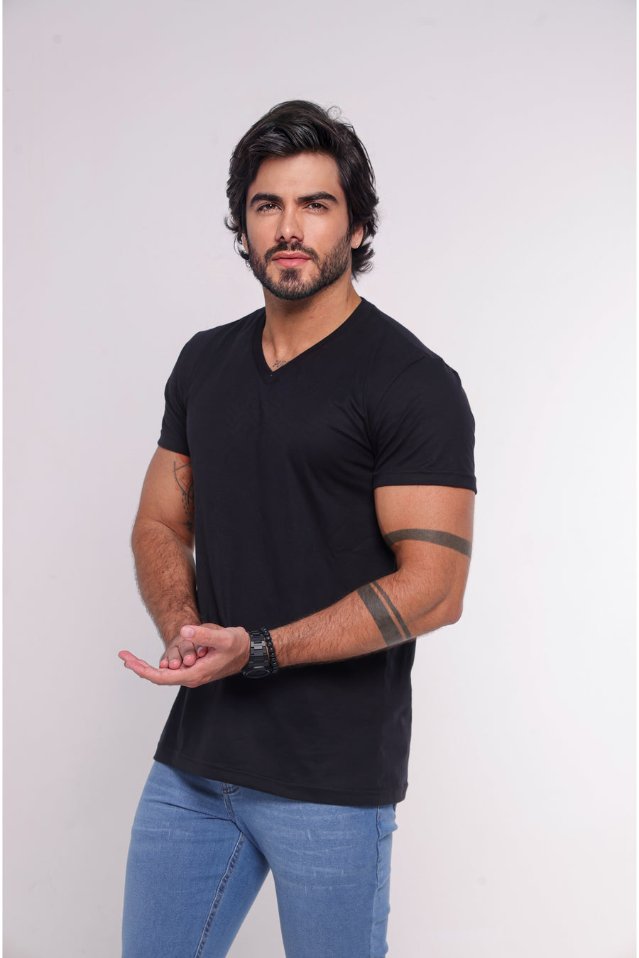 Camisa Preta Gola V
