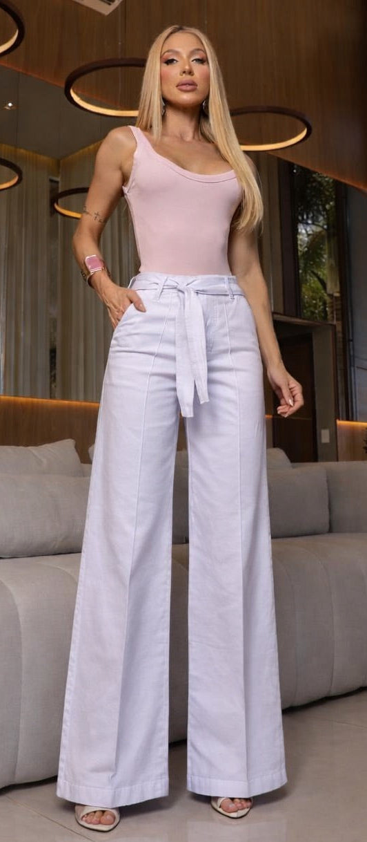 Calça Jeans Pantalona Branca Cintura Alta com Cinto Ref: 0CJ60
